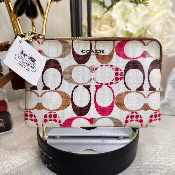 Coach Handbags - Coach White and Brown Clutch with Signature Monogram